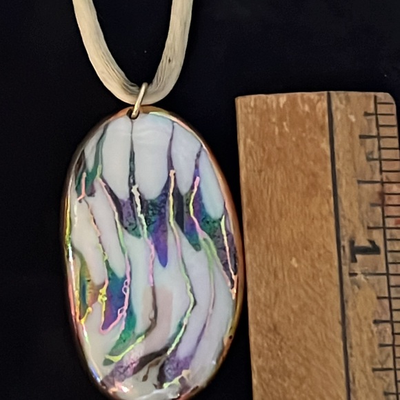 Hand made gold edge shell pottery art necklace - Picture 4 of 5